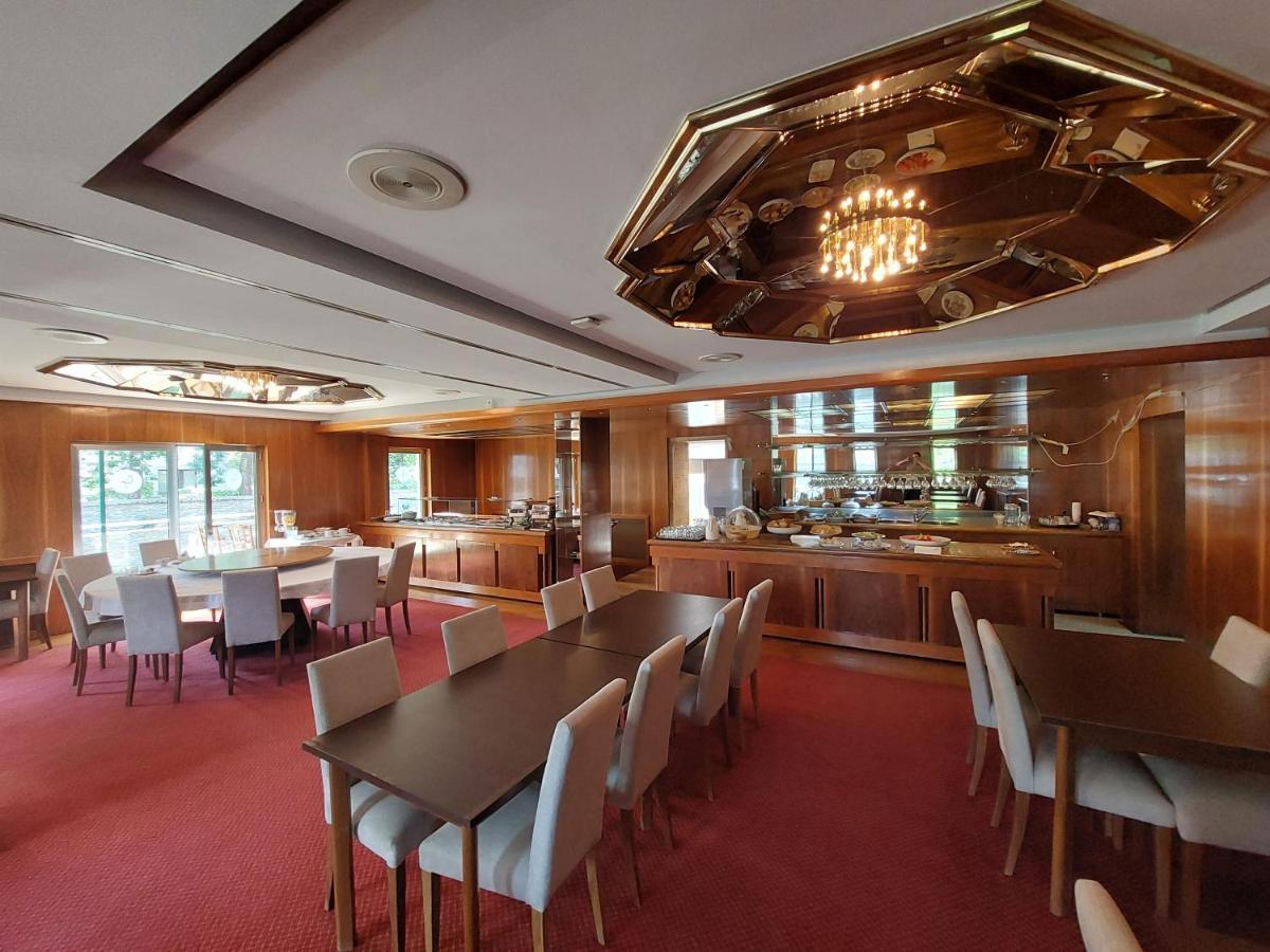 Hotel Brass- Free Parking Сараєво Екстер'єр фото