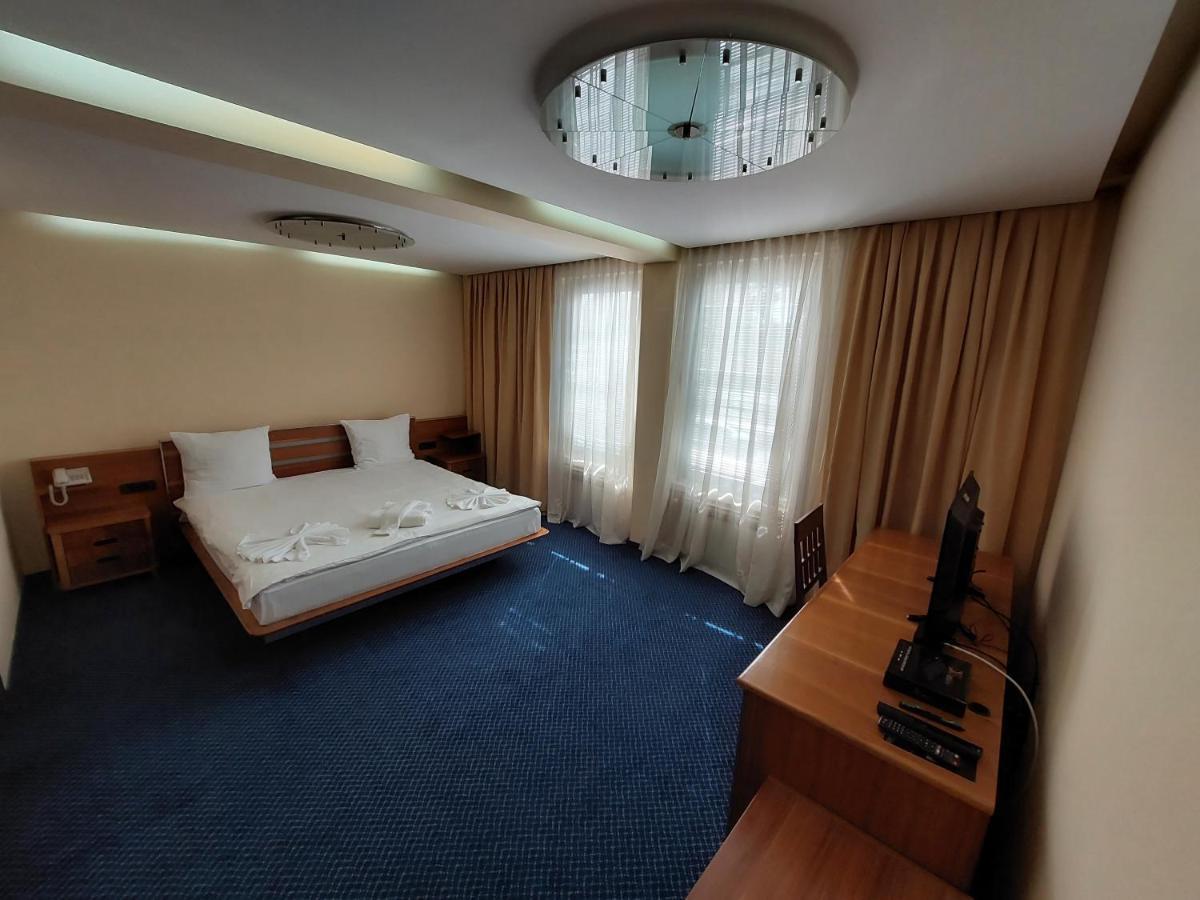 Hotel Brass- Free Parking Сараєво Екстер'єр фото